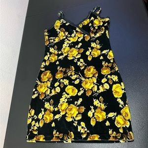 Urban outfitters black&Yellow floral felt dress W/ spaghetti straps SZ medium